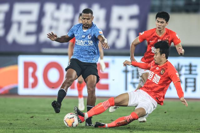山东U19男篮首战告捷，以79:59战胜新疆，王证表现亮眼